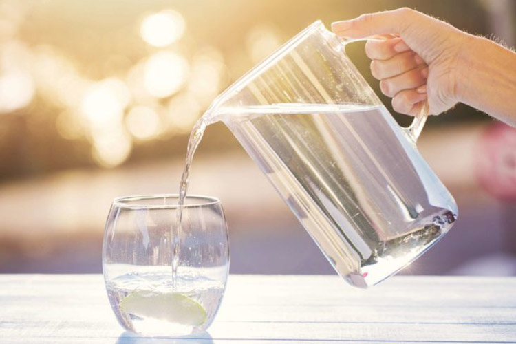 بهبود کیفیت آب دستگاه تصفیه آب قلیایی کننده