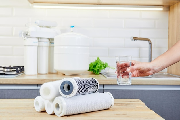 آموزش قدم به قدم تعویض فیلترهای انواع دستگاه تصفیه آب در خانه